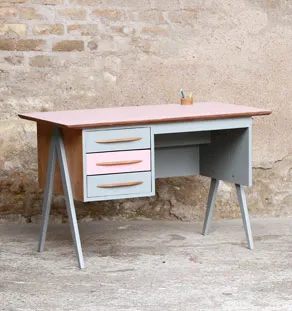 Bureau vintage 3 tiroirs, rose et gris pieds compas