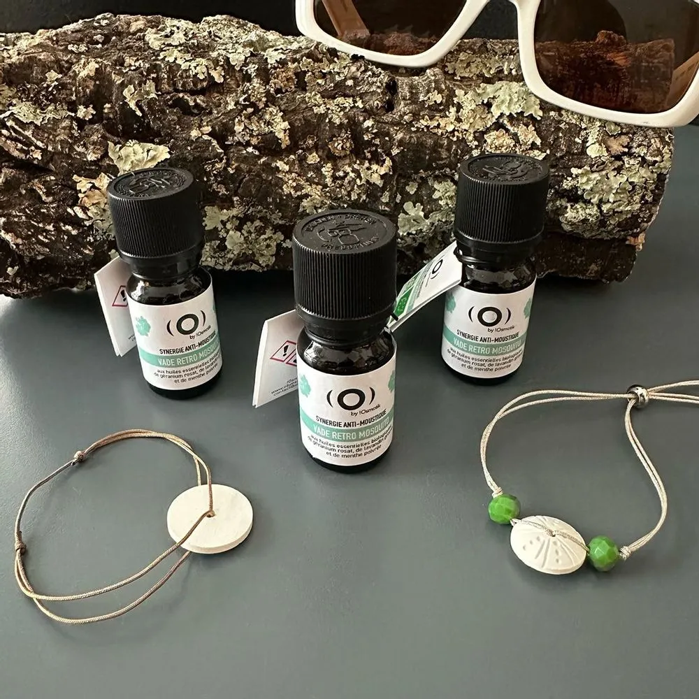 Synergies of organic essential oils\” vade retro mosquito\” (original creations o by! osmotic)